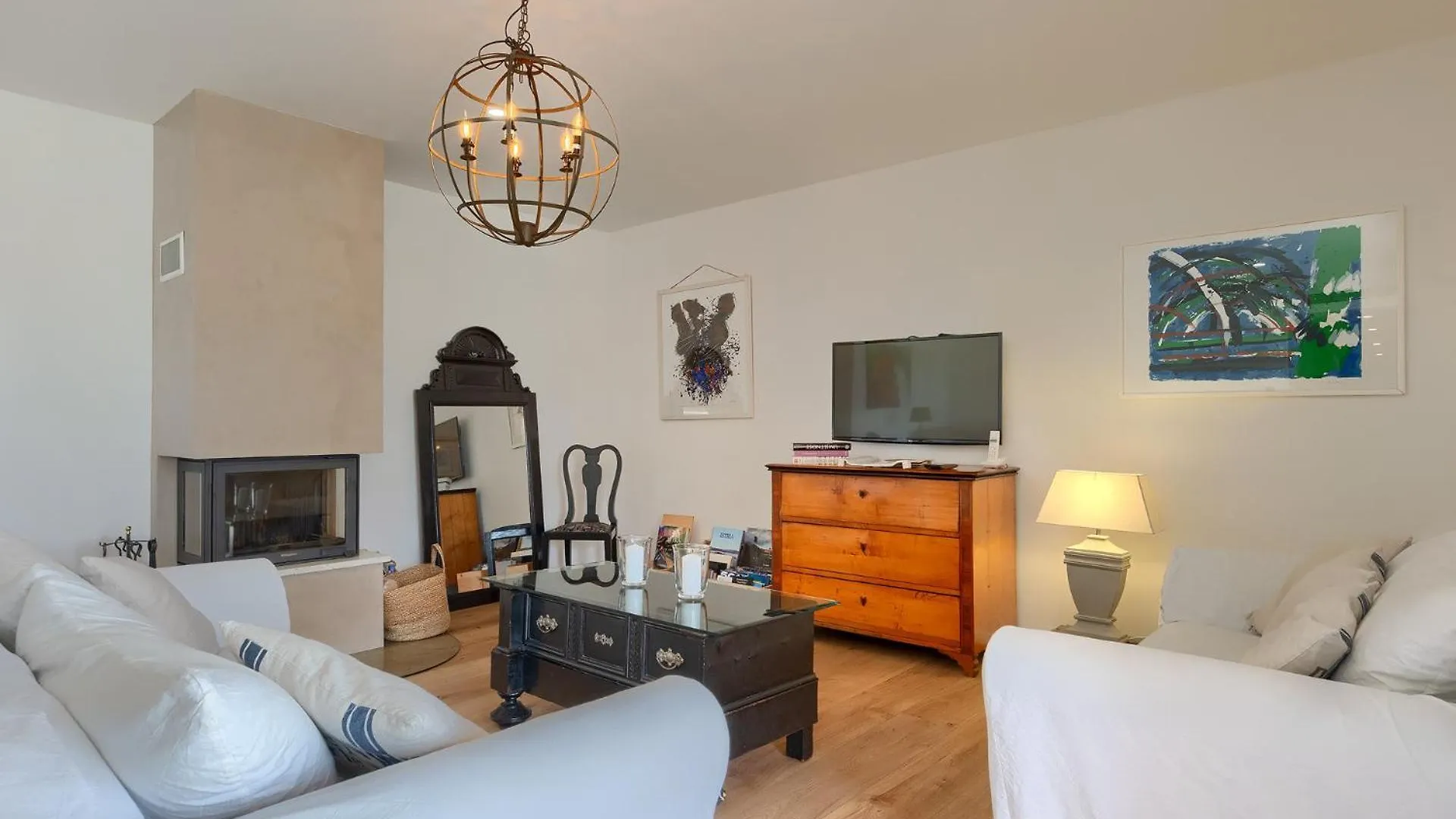 Beautiful Villa Village With Tennis Court In Tinj Tinjan