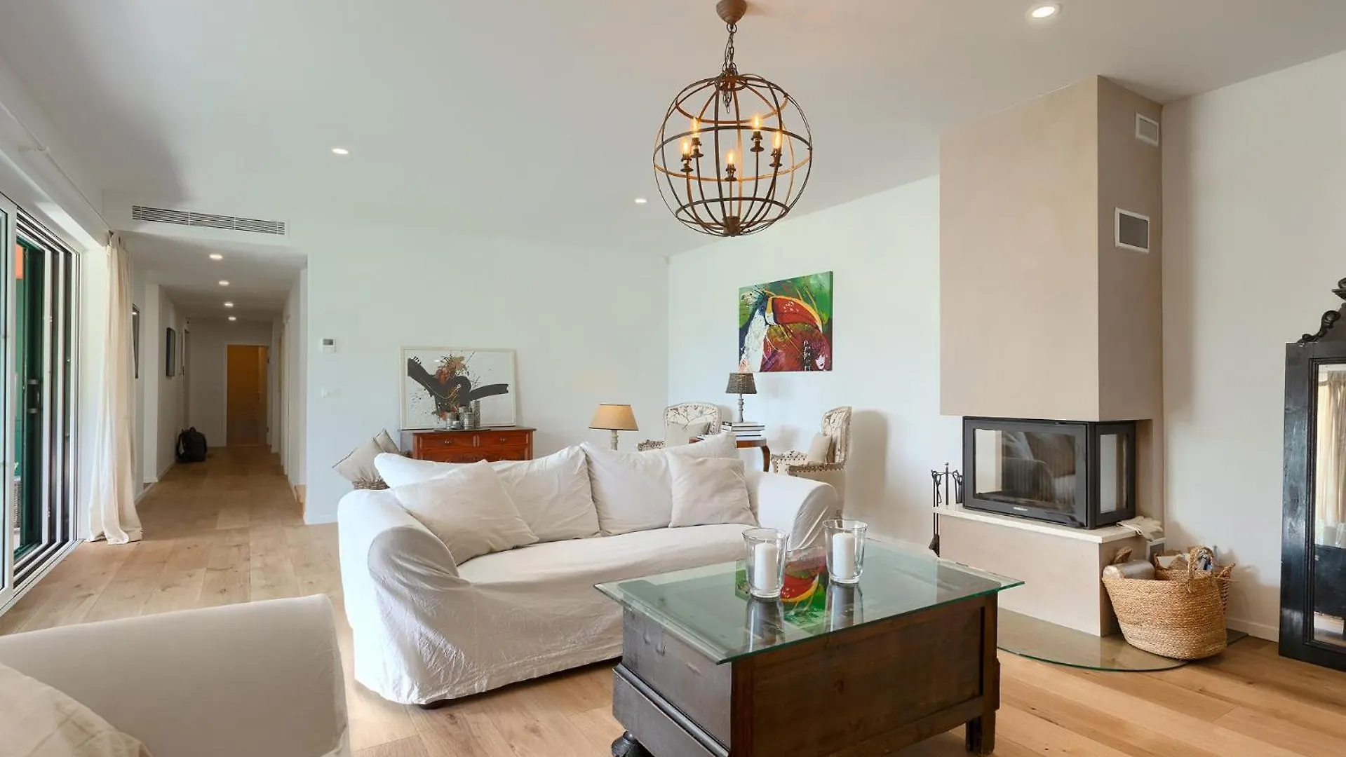 Beautiful Villa Village With Tennis Court In Tinj Tinjan