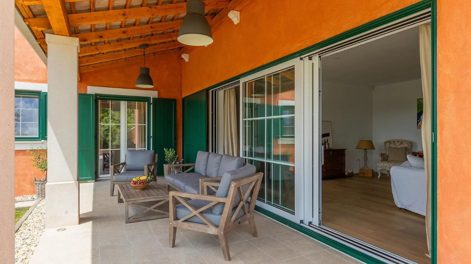Beautiful Villa Village With Tennis Court In Tinj Tinjan